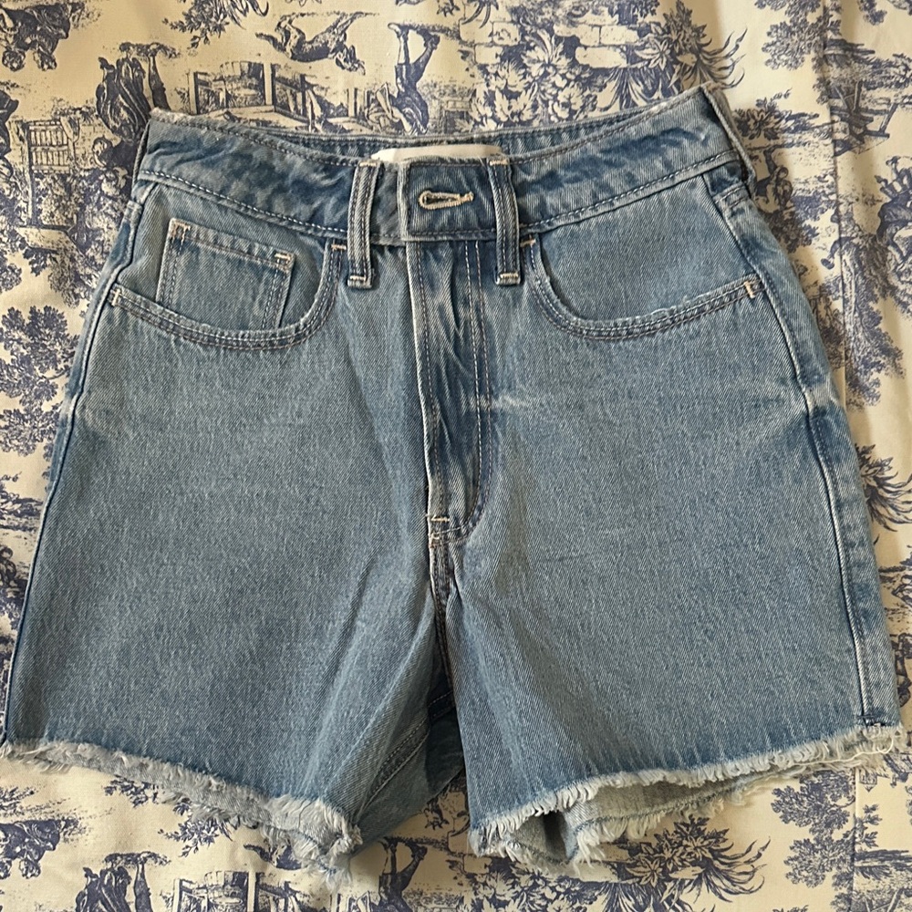 Ultra High Rise 90’s Shorts